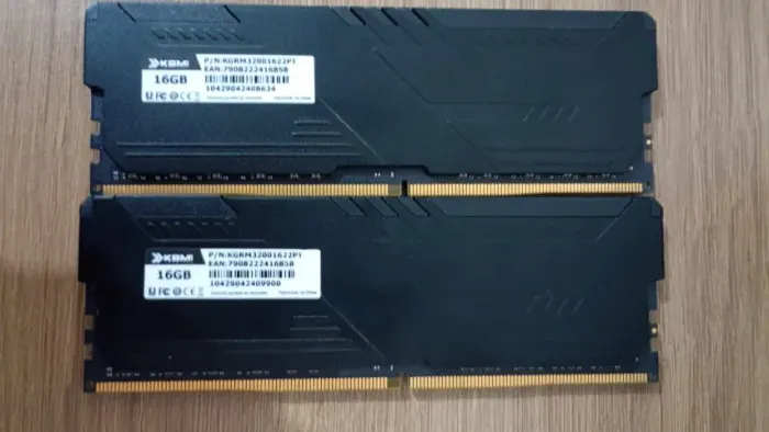 Memória Ram 32GB (2x16GB) DDR4 3200Mhz Kbm com dissipador
