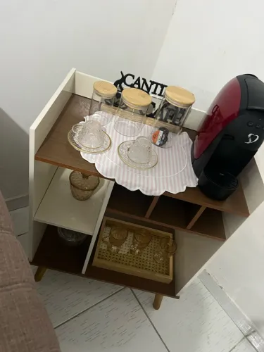 Vendo móvel e cafeteira 3 corações novos
