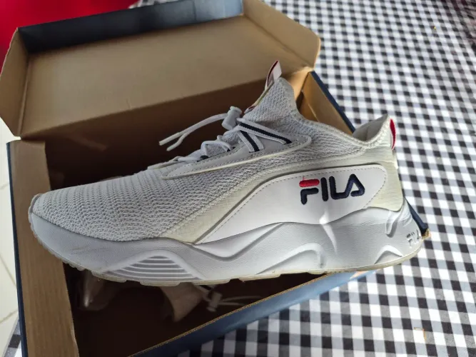 Vendo tênis Fila V.Track 3.0 Masculino usado