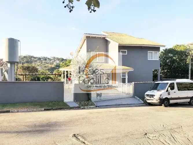 Maravilhosa casa em condomínio de alto padrão em Atibaia à venda!! Venha conhecer!!