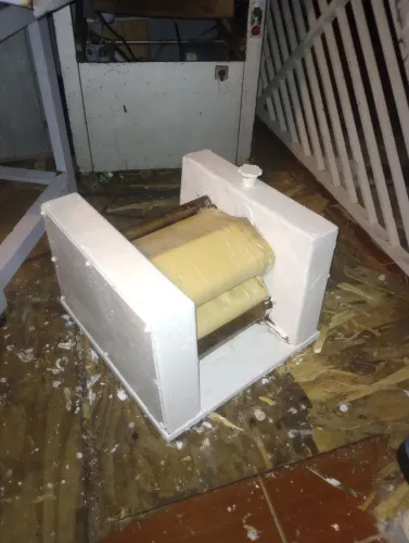 Modeladora com a lona nova $1.400 trifásica 220 funcionando perfeitamente 