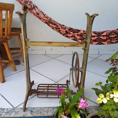 Pé de máquina costura de ferro