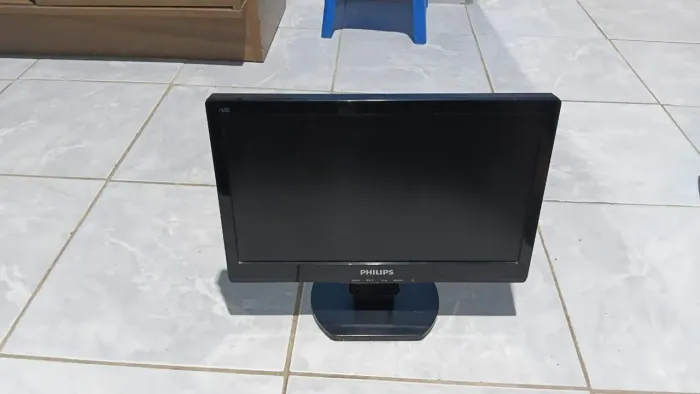 Monitor Philips de 17 polegadas para PCs domentecos