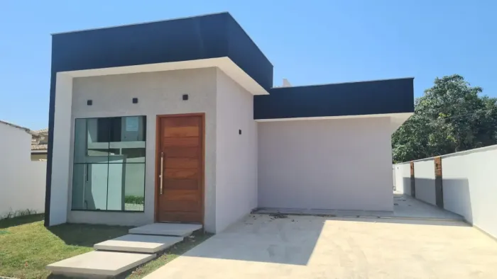 Casa no Condomínio dos Pássaros em Cabo Frio-RJ