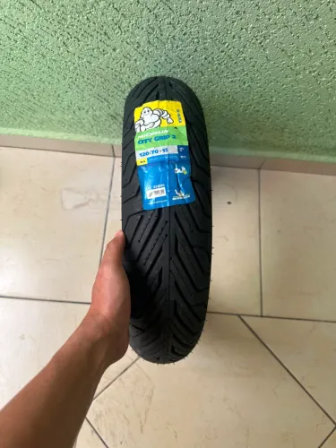 Pneu Michelin  - Aro 15 