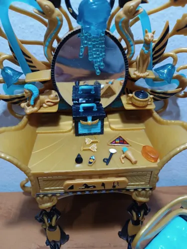 Monster High penteadeira Cleo