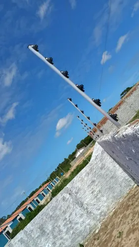 Aste tubular para cerca elétrica