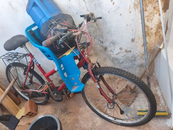 Bicicleta com cadeirinha