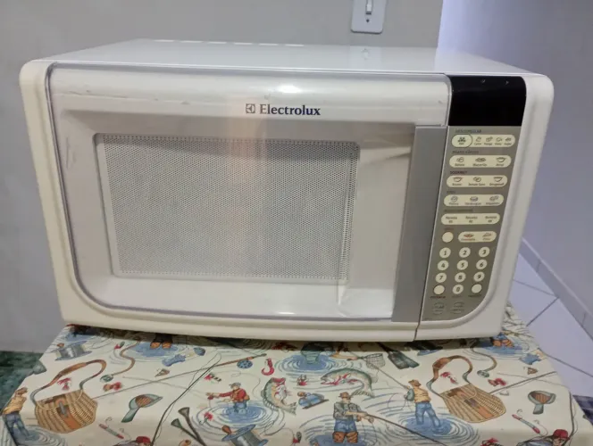 Microondas Electrolux Grill MEG41 31 Litros 127 Volts