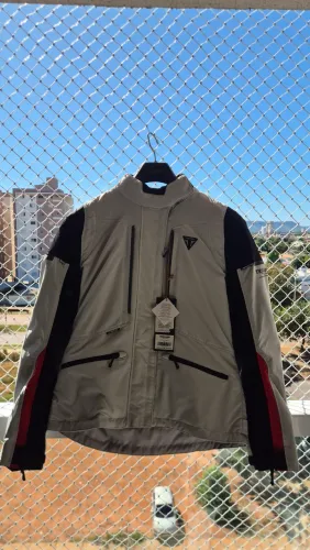 Jaqueta triumph feminina ventilada 