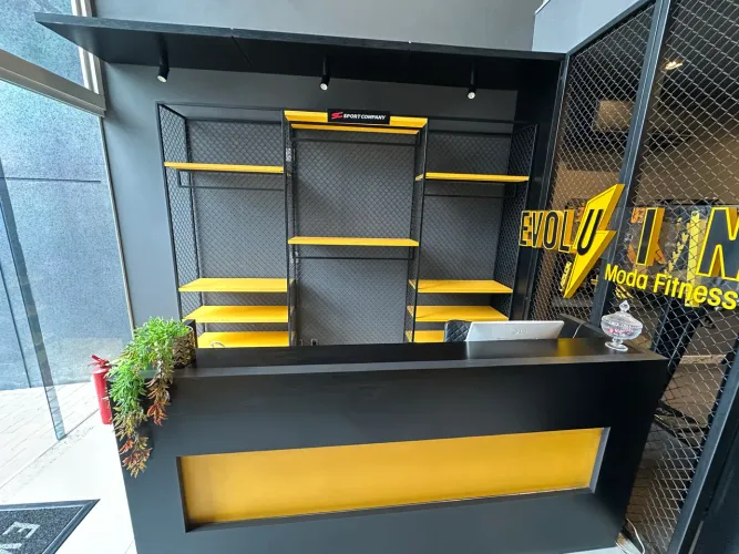 Vendo móveis para loja, muito novo! Obs: Vendo separadamente 