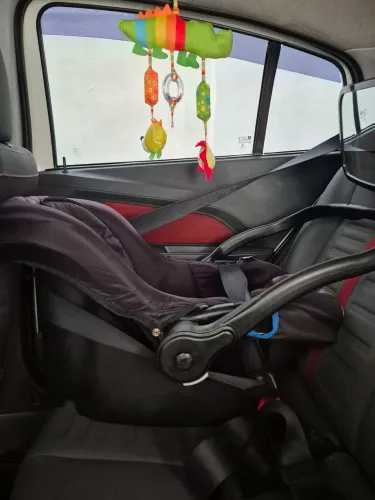 Vendo cadeirinha de carro da TUTTI