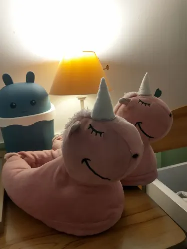 Pantufas unicórnio tamanho 36?