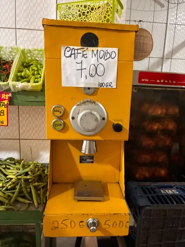 MÁQUINA DE MOER CAFÉ EM GRÃOS 