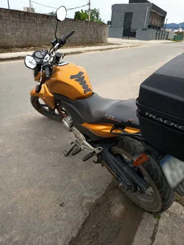 CB 300 2011 com cabeçote de vela fina 