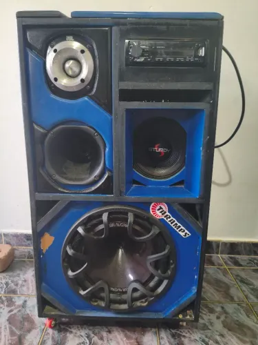 Caixa de som Bob excelente oportunidade pra curtir sua música preferida