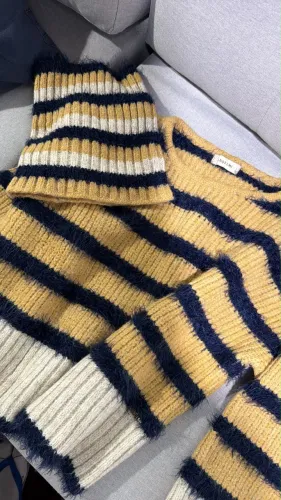 Blusa Anselmi gola removível