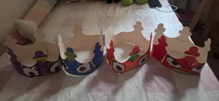 Coroas Tartarugas Ninjas de papelão do BK