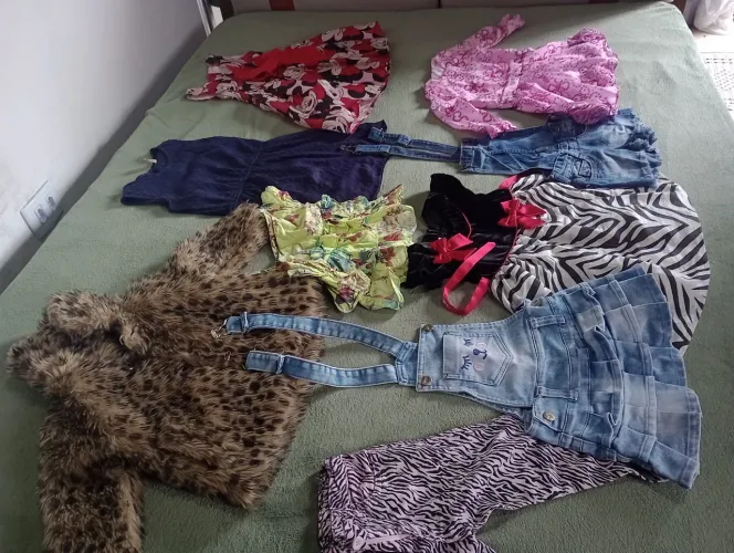 Lote de roupas menina 2 a 4 anos