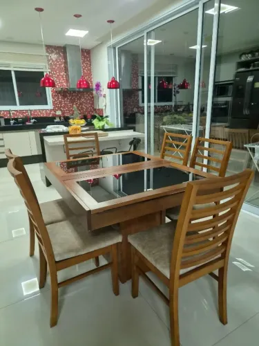Mesa de Jantar Extensível com 06 cadeiras
