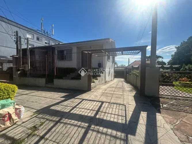 Casa residencial à venda no bairro São Sebastião com 4 dormitórios/quartos e 206 m².