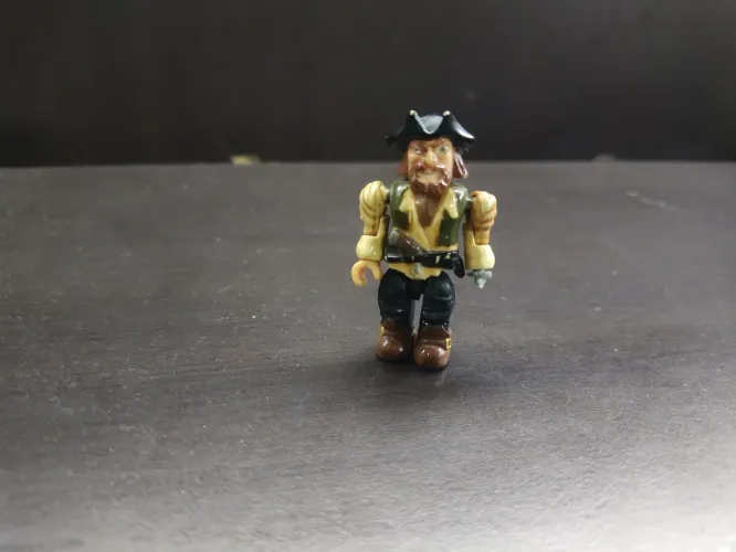 Boneco Pyrates Mega Bloks