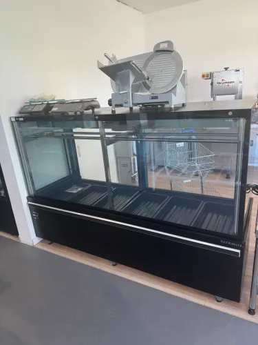Expositor de carnes 2,00m com vidro aquecido,gancheira dupla inox Novo 