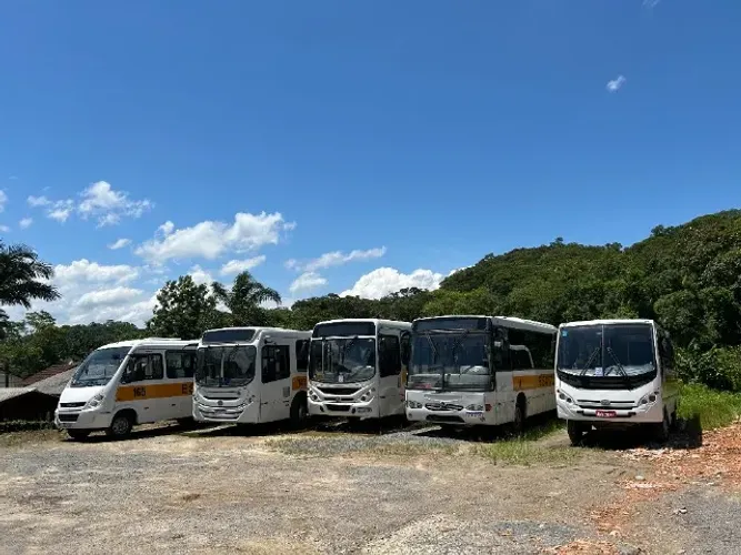 Ônibus Escolar
