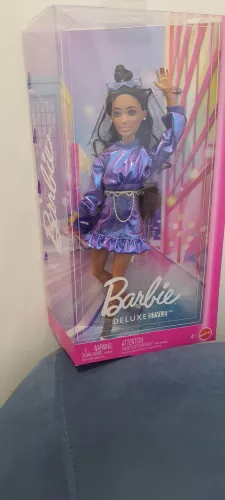 Boneca Barbie Deluxe 