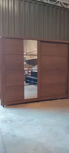 Guarda roupas Gigante, com pés, USADO ENTREGA e MONTA dentro de Uberlândia MG