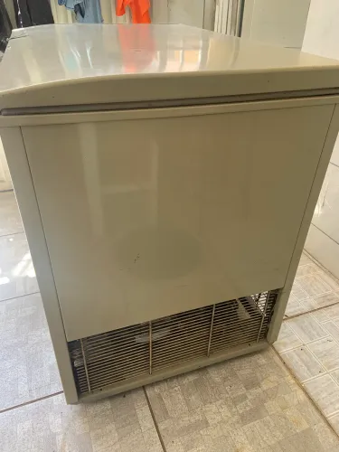 VENDO ESSE FREEZER