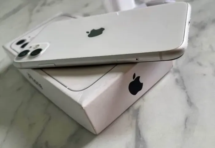 Vendo iPhone 11 Branco 