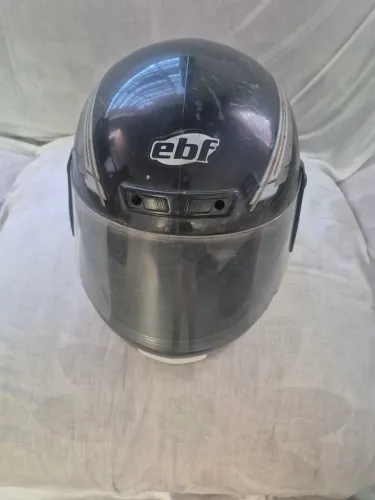 Capacete preto 