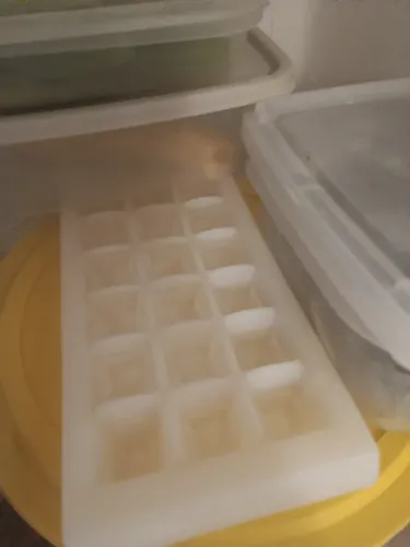 Geladeira grande, prata. Retirada no Córrego Grande
