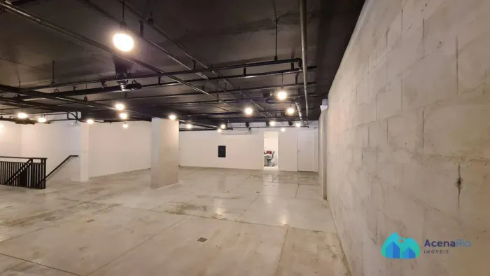 Botafogo - Ampla Loja com 542 m² e 16 Vagas de Garagem