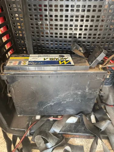 Vendo bateria automotiva Moura 