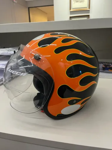 Vendo capacete Lucca 