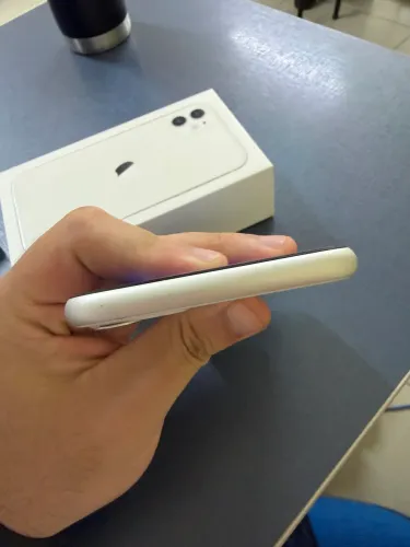 iPhone 11 128