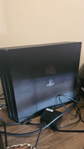 PS4 PRO desbloqueado 4 controles HD externo de 500 gb