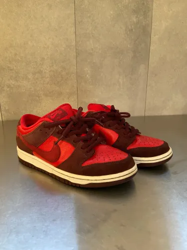 Tênis Nike Dunk Low Cherry