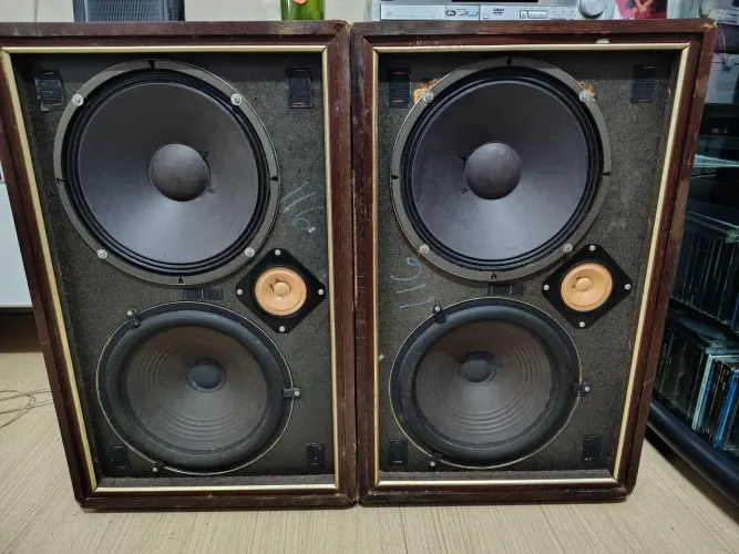 Caixas de som Philips vintage