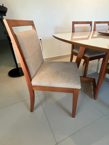 Mesa 8 cadeiras 