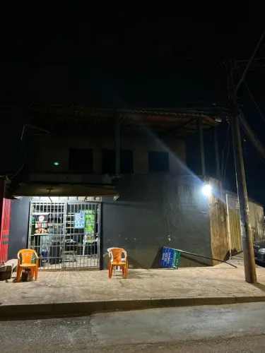Casa para Investimento com 2 Kitnets + Loja Comercial + Casa Superior