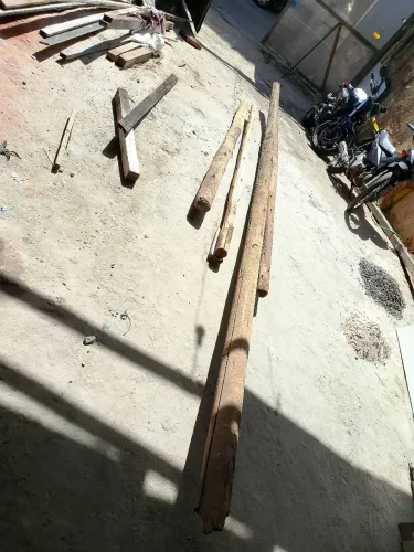 Eucalipto tratado para escoras