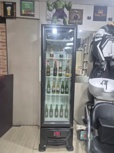 Cervejeira slim 290L 110V