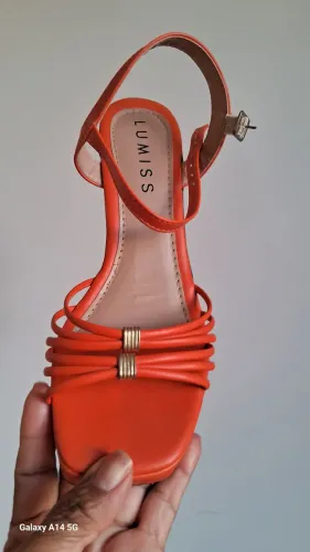 Sandália salto boco