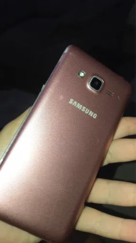 Celular J2