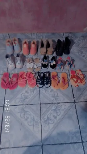 sapatos infantis é chinelos usado
