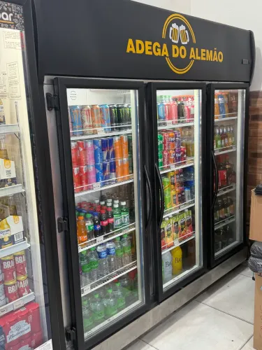 Geladeira Expositora 3 portas em ótimo estado , funcionando tudo perfeitamente 110V