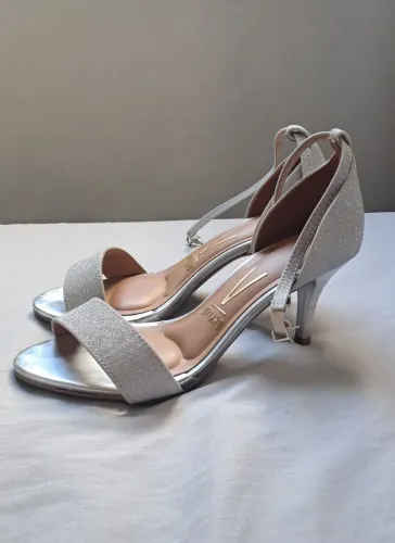 Sandalia salto alto
